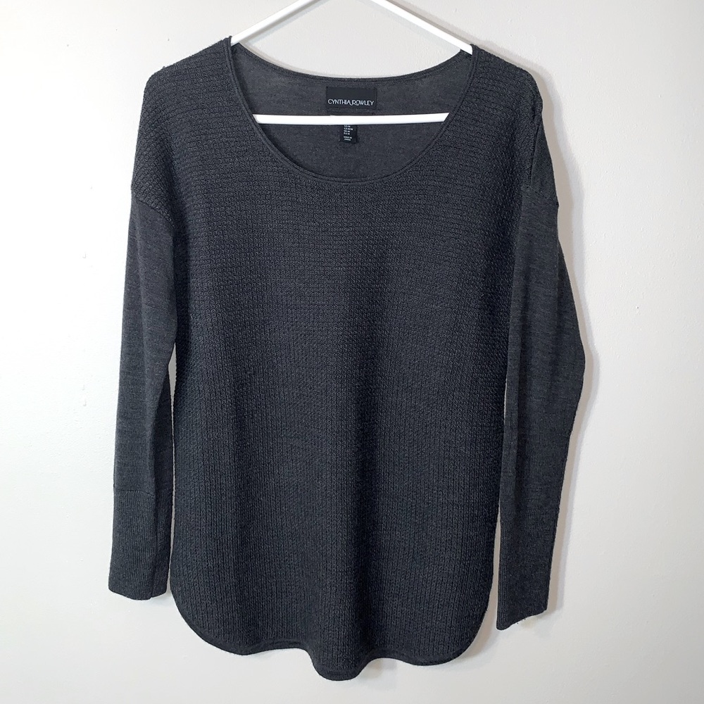 Cynthia Rowley Women’s Gray Crew Sweater - Medium